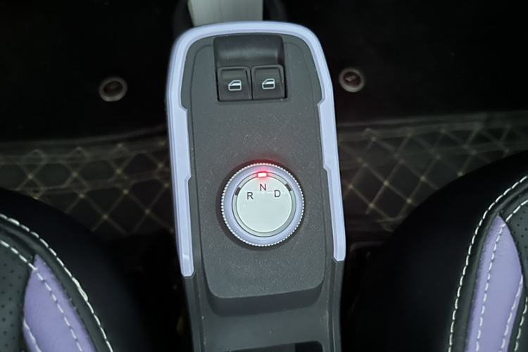 Used Chery New Energy QQ Ice Cream 2022 120km Conical Shape Lithium Iron Phosphate Interior 4
