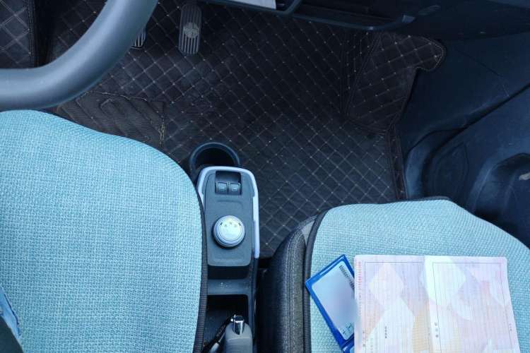 Used Chery New Energy QQ Ice Cream 2022 170km Sundae Phosphate Lithium-Ion Interior 5