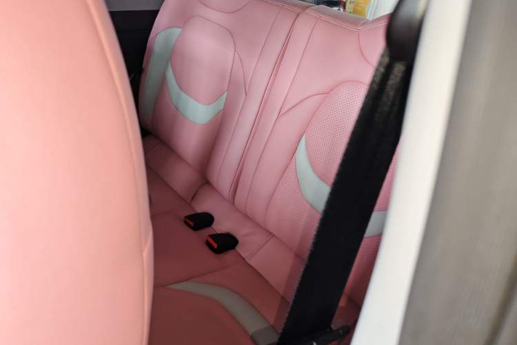 Used Chery New Energy QQ Ice Cream 2022 170km Sundae Phosphate Lithium-Ion Interior 5