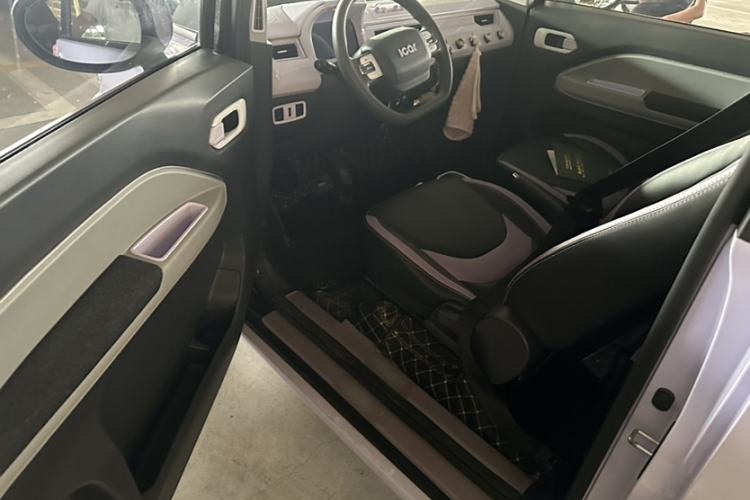Used Chery New Energy QQ Ice Cream 2022 120km Conical Shape Lithium Iron Phosphate Interior 5