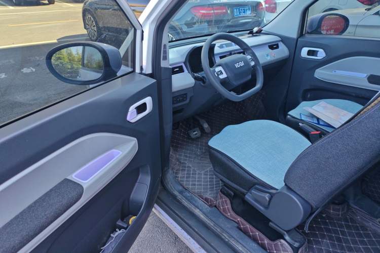 Used Chery New Energy QQ Ice Cream 2022 170km Sundae Phosphate Lithium-Ion Interior 6