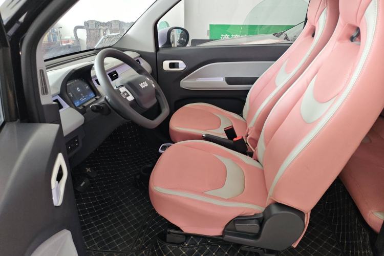 Used Chery New Energy QQ Ice Cream 2022 170km Sundae Phosphate Lithium-Ion Interior 6