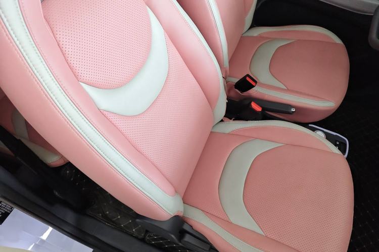 Used Chery New Energy QQ Ice Cream 2022 170km Sundae Phosphate Lithium-Ion Interior 9