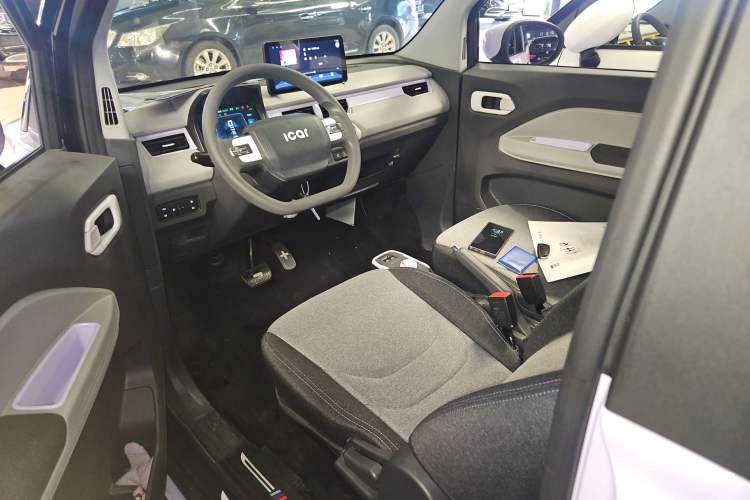 Used Chery New Energy QQ Ice Cream 2022 170km Sundae Phosphate Lithium-Ion Left Front Seat