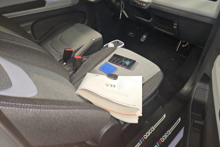 Used Chery New Energy QQ Ice Cream 2022 170km Sundae Phosphate Lithium-Ion Right Front Seat