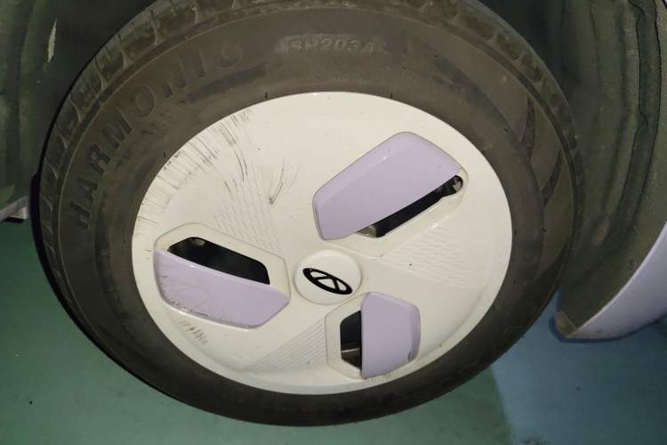 Used Chery New Energy QQ Ice Cream 2022 170km Sundae Phosphate Lithium-Ion Right Front Wheel Hub