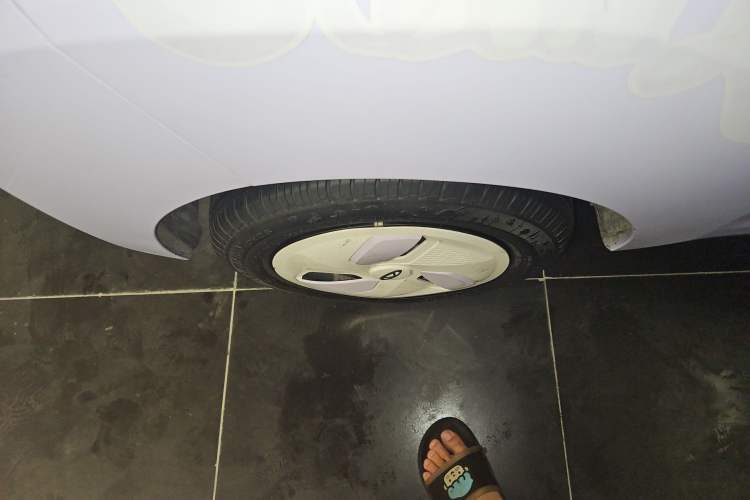 Used Chery New Energy QQ Ice Cream 2022 170km Sundae Phosphate Lithium-Ion Right Rear Wheel Hub
