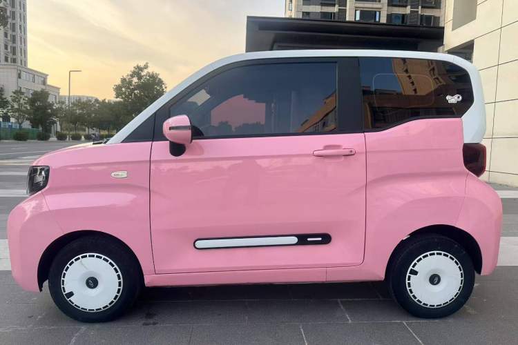 Used Chery New Energy QQ Ice Cream 2022 Taohuanxi Sweet Peach Edition Exterior 4