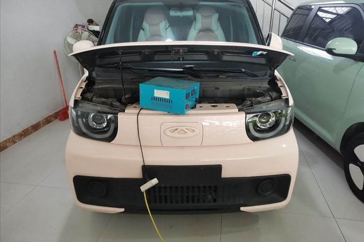Used Chery New Energy QQ Ice Cream 2022 170km Sundae Phosphate Lithium-Ion Exterior 4