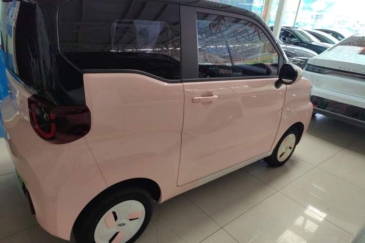 Used Chery New Energy QQ Ice Cream 2022 170km Sundae Phosphate Lithium-Ion Exterior 5
