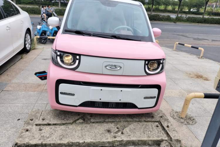 Used Chery New Energy QQ Ice Cream 2022 Taohuanxi Sweet Peach Edition Front