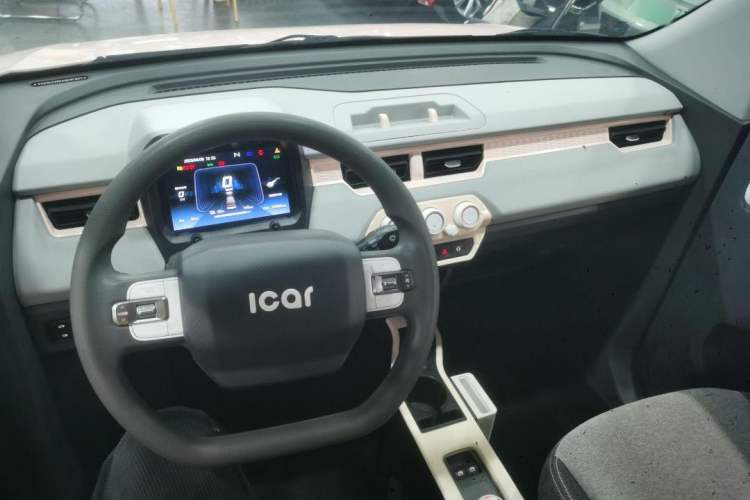 Used Chery New Energy QQ Ice Cream 2022 170km Sundae Phosphate Lithium-Ion Interior 1