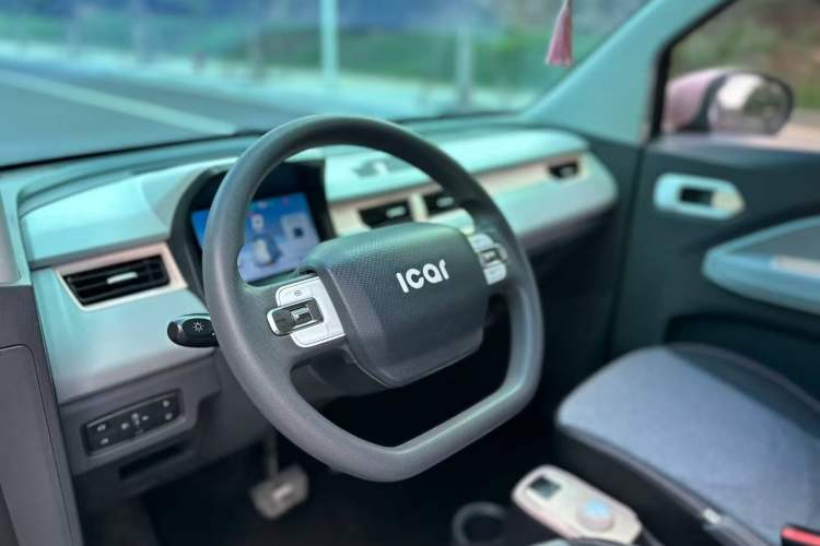 Used Chery New Energy QQ Ice Cream 2022 170km Sundae Phosphate Lithium-Ion Interior 1