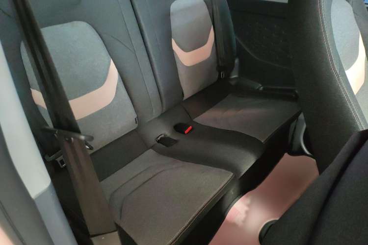 Used Chery New Energy QQ Ice Cream 2022 170km Sundae Phosphate Lithium-Ion Interior 1