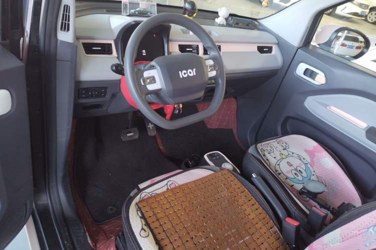 Used Chery New Energy QQ Ice Cream 2022 170km Sundae Phosphate Lithium-Ion Interior 2