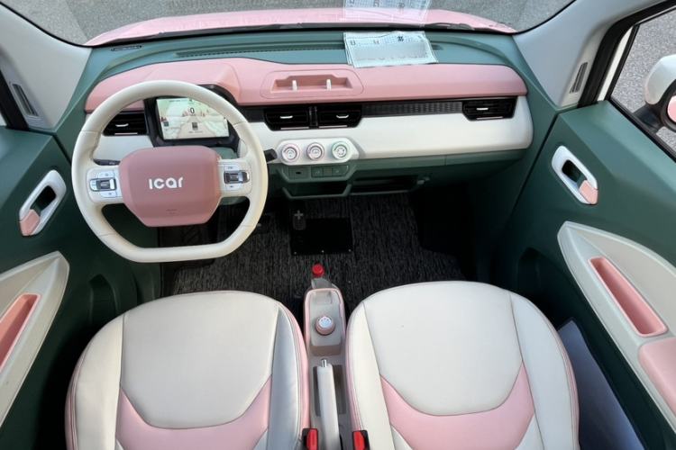 Used Chery New Energy QQ Ice Cream 2022 170km Sundae Phosphate Lithium-Ion Interior 2