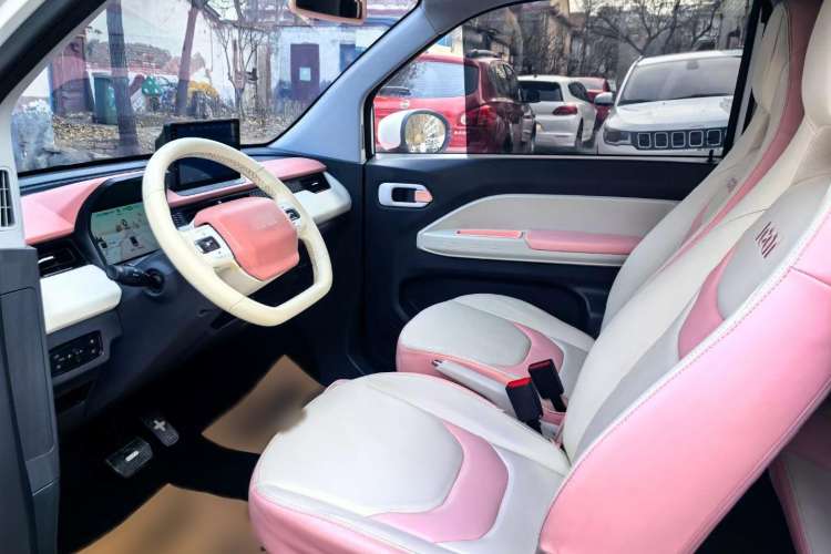 Used Chery New Energy QQ Ice Cream 2022 Taohuanxi Sweet Peach Edition Interior 2