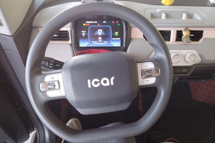 Used Chery New Energy QQ Ice Cream 2022 170km Sundae Phosphate Lithium-Ion Interior 3