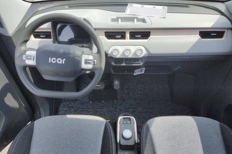 Used Chery New Energy QQ Ice Cream 2022 170km Sundae Phosphate Lithium-Ion Interior 3