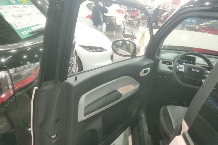 Used Chery New Energy QQ Ice Cream 2022 170km Sundae Phosphate Lithium-Ion Interior 4