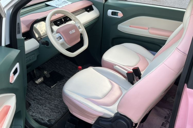 Used Chery New Energy QQ Ice Cream 2022 170km Sundae Phosphate Lithium-Ion Interior 4