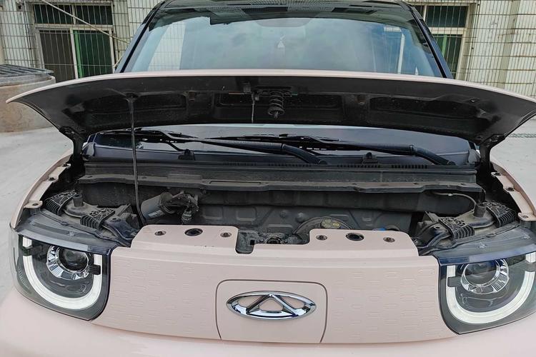 Used Chery New Energy QQ Ice Cream 2022 170km Sundae Phosphate Lithium-Ion Interior 5