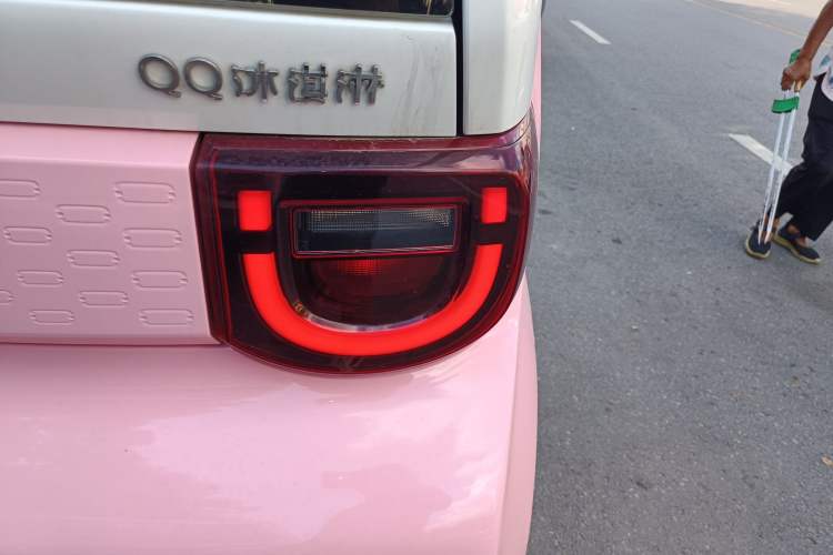 Used Chery New Energy QQ Ice Cream 2022 Taohuanxi Sweet Peach Edition Right Rear Taillight