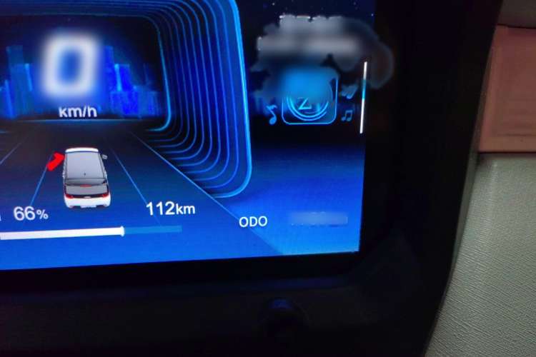 Used Chery New Energy QQ Ice Cream 2022 170km Sundae Phosphate Lithium-Ion Steering Wheel