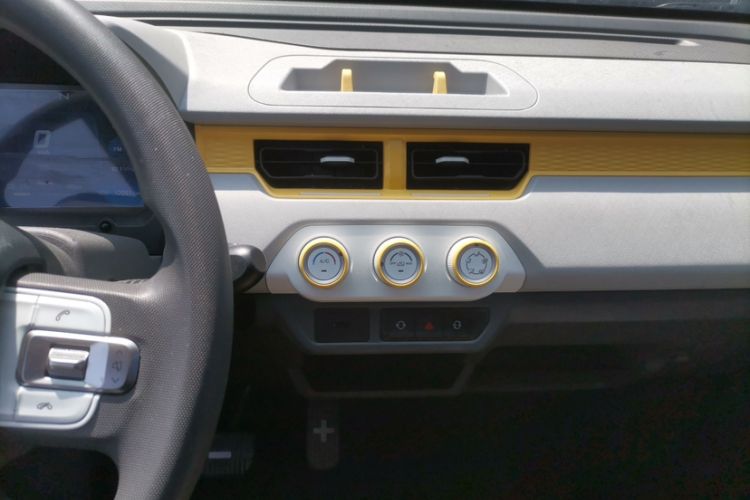 Used Chery New Energy QQ Ice Cream 2022 170km Sundae Phosphate Lithium-Ion Audio And AC Panel