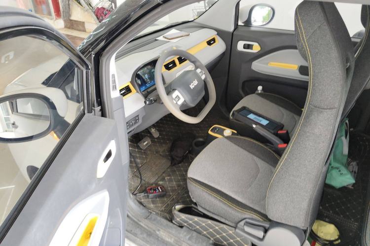 Used Chery New Energy QQ Ice Cream 2022 170km Sundae Phosphate Lithium-Ion Driver Seat