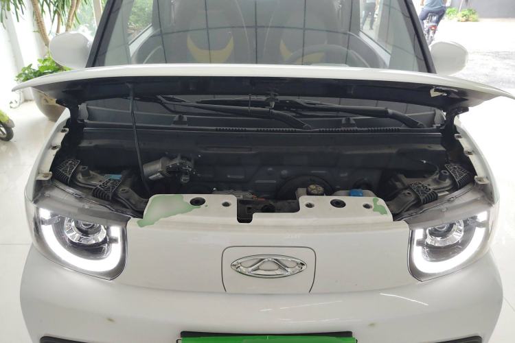 Used Chery New Energy QQ Ice Cream 2022 170km Sundae Phosphate Lithium-Ion Engine Bay