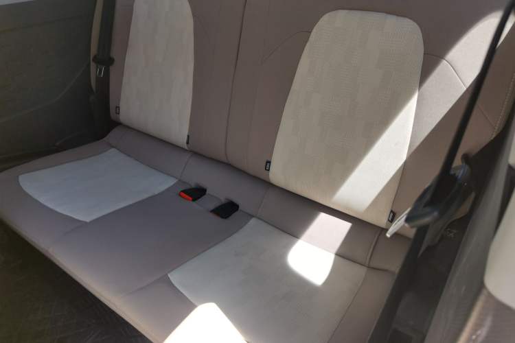 Used Chery New Energy QQ Ice Cream 2022 170km Sundae Phosphate Lithium-Ion Interior 1