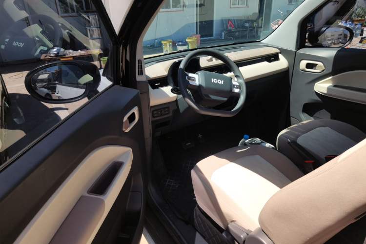 Used Chery New Energy QQ Ice Cream 2022 170km Sundae Phosphate Lithium-Ion Interior 2