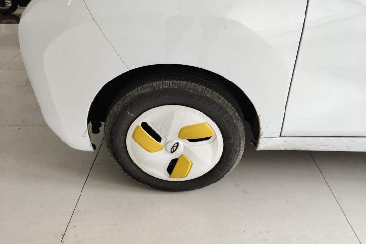 Used Chery New Energy QQ Ice Cream 2022 170km Sundae Phosphate Lithium-Ion Left Front Wheel Hub