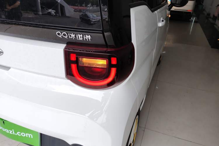 Used Chery New Energy QQ Ice Cream 2022 170km Sundae Phosphate Lithium-Ion Right Rear Taillight
