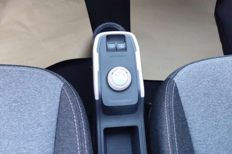 Used Chery New Energy QQ Ice Cream 2023 170km Milkshake – Lithium Iron Phosphate Gear Lever