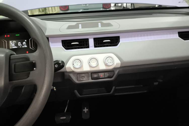 Used Chery New Energy QQ Ice Cream 2023 170km Milkshake – Lithium Iron Phosphate Audio And AC Panel