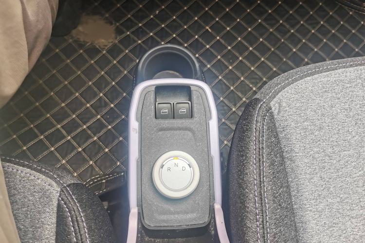 Used Chery New Energy QQ Ice Cream 2023 170km Milkshake – Lithium Iron Phosphate Gear Lever
