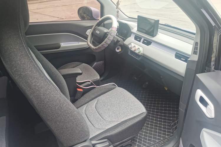 Used Chery New Energy QQ Ice Cream 2023 170km Milkshake – Lithium Iron Phosphate Interior 6