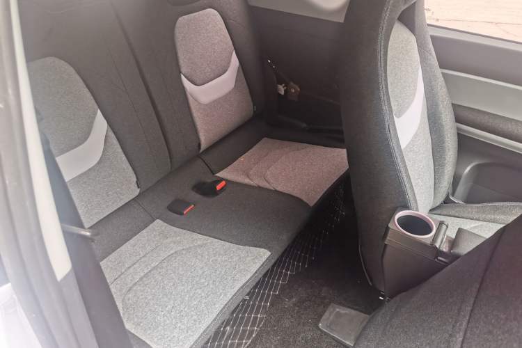 Used Chery New Energy QQ Ice Cream 2023 170km Milkshake – Lithium Iron Phosphate Interior 7