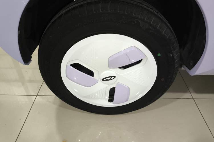 Used Chery New Energy QQ Ice Cream 2023 170km Milkshake – Lithium Iron Phosphate Right Rear Wheel Hub