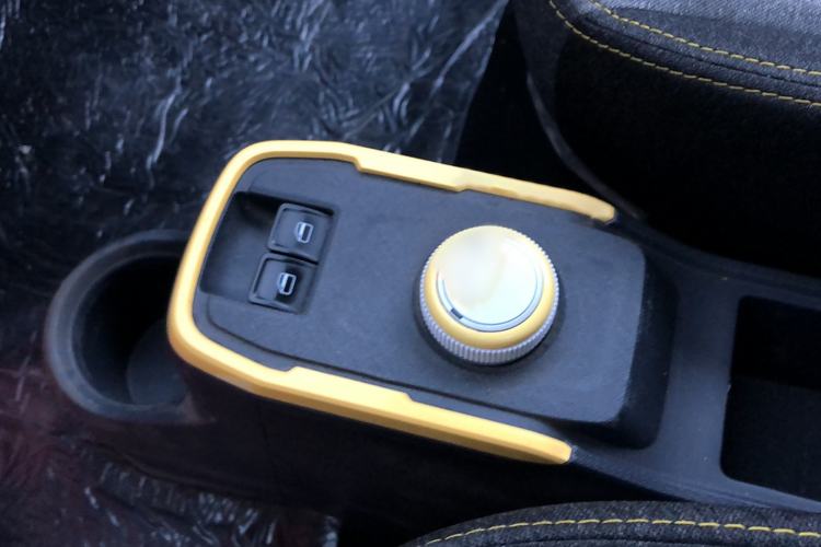 Used Chery New Energy QQ Ice Cream 2023 170km Milkshake – Lithium Iron Phosphate Gear Lever