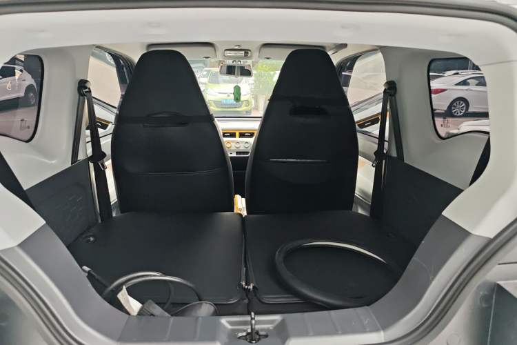 Used Chery New Energy QQ Ice Cream 2023 170km Milkshake – Lithium Iron Phosphate Interior 1