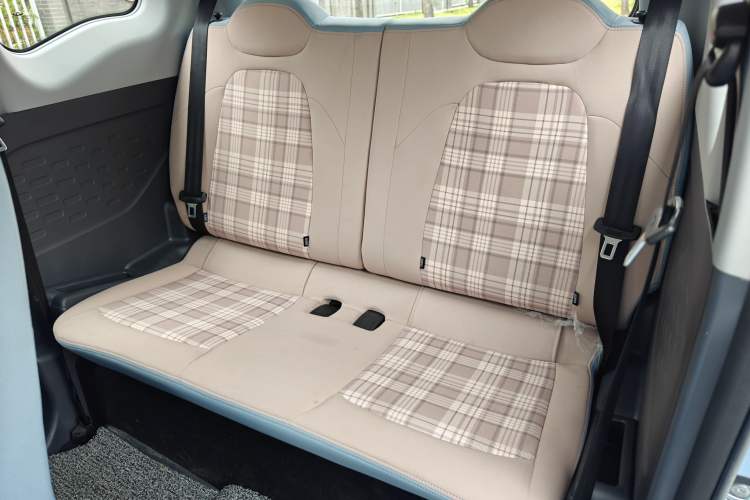 Used Chery New Energy QQ Ice Cream 2024 Youth Edition 205km Milkshake Interior 3