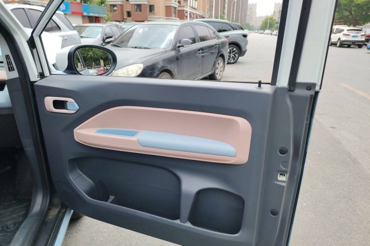 Used Chery New Energy QQ Ice Cream 2024 Facelifted 205km Sundae Interior 5