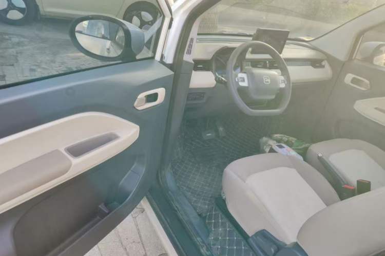 Used Chery New Energy QQ Ice Cream 2024 Edition Youth Version 205km Sundae Interior 2