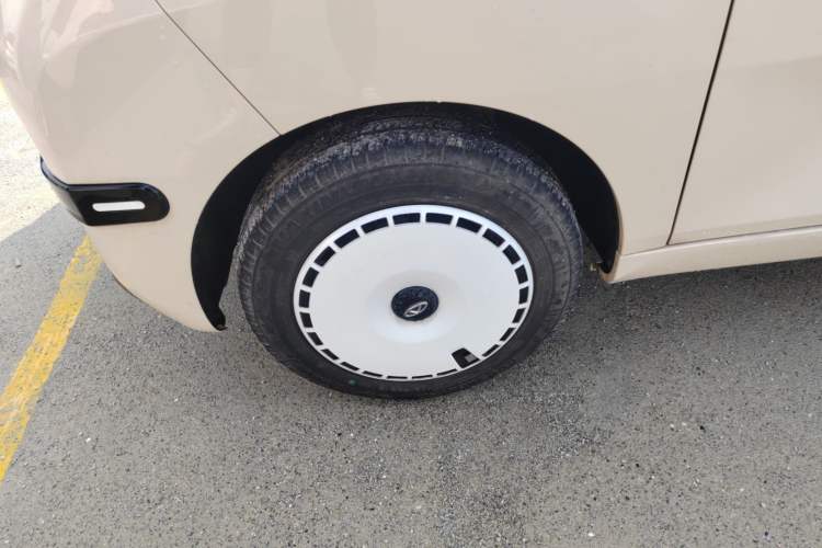 Used Chery New Energy QQ Ice Cream 2024 Restyled 170 km Sundae Left Front Wheel Hub