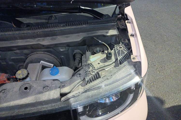 Used Chery New Energy QQ Ice Cream 2024 170km Sundae Engine Bay Left