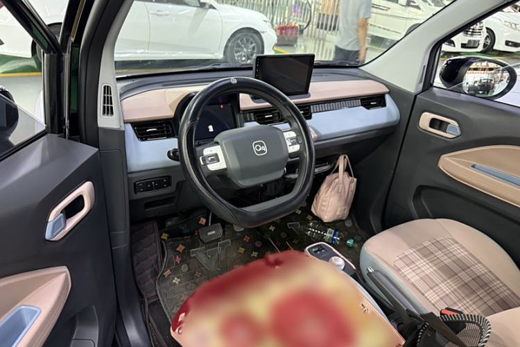 Used Chery New Energy QQ Ice Cream 2024 Facelifted 205km Sundae Interior 1