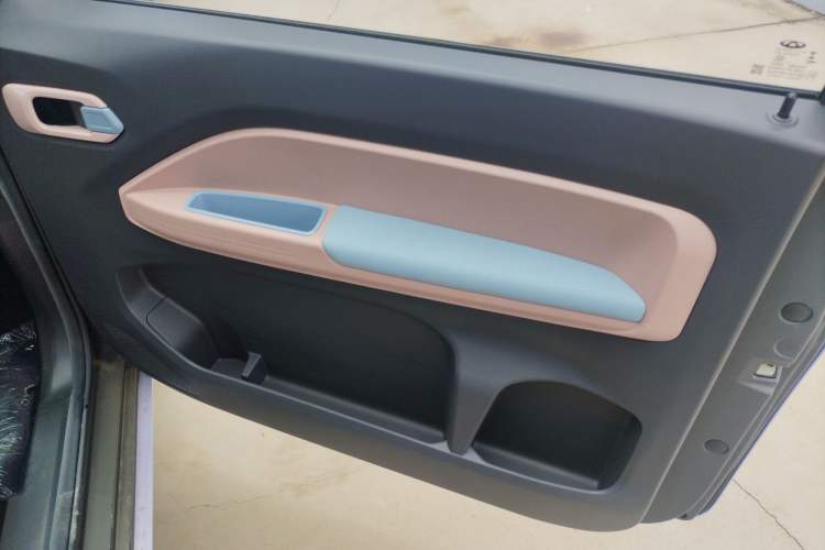 Used Chery New Energy QQ Ice Cream 2024 Edition Youth Version 205km Sundae Interior 5